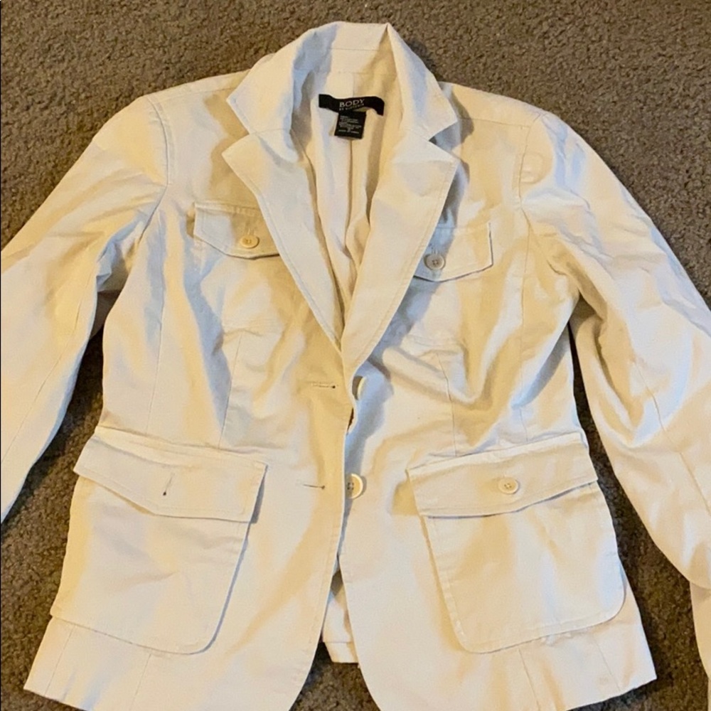 Body by Victoria Cream/Tan Blazer